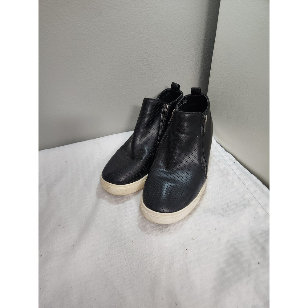 Black Perforated Hidden Wedge Zip Sneakers 9.5